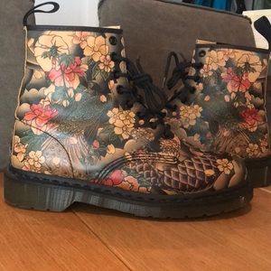 Rare Dr. Martens koi fish tattoo 1460 boots